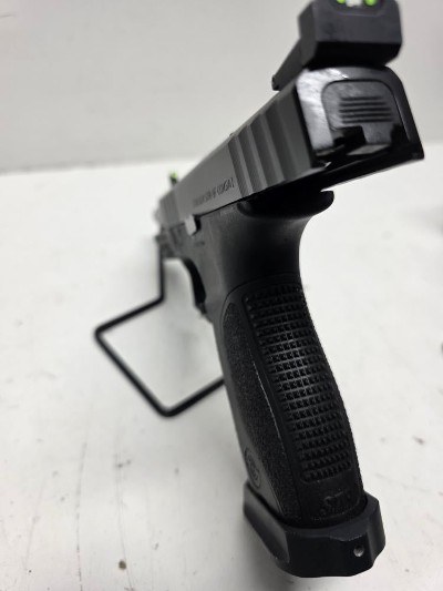 STOEGER STR-9F COMBAT 9MM LUGER (9x19 PARA) - Image 4 of 9