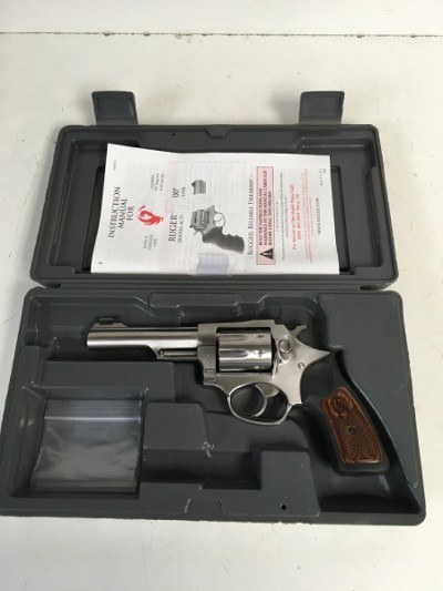 RUGER SP-101 .22 LR - Image 1 of 12