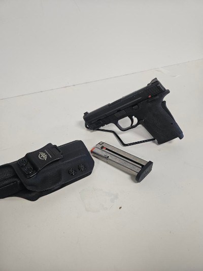SMITH & WESSON M&P 9 SHIELD EZ 9MM LUGER (9x19 PARA) - Image 1 of 12