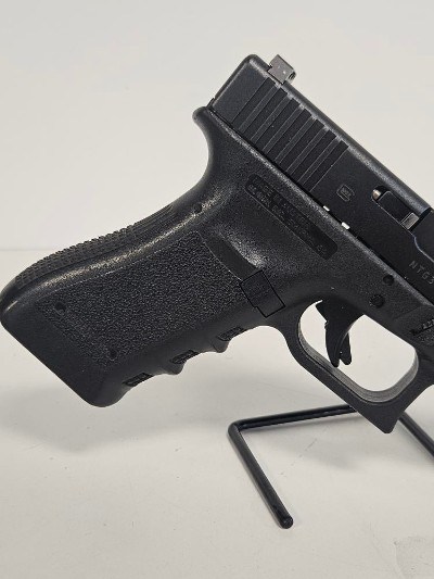 GLOCK 22 GEN 4 .40 - Image 3 of 11