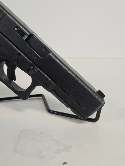 GLOCK 22 GEN 4 .40 - Image 4 of 11