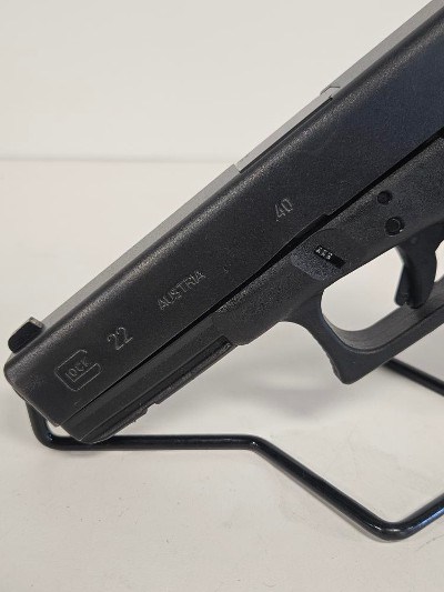 GLOCK 22 GEN 4 .40 - Image 5 of 11