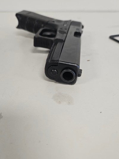 GLOCK 22 GEN 4 .40 - Image 10 of 11
