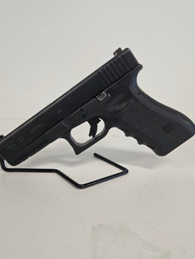 GLOCK 22 GEN 4 .40 - Image 1 of 11
