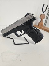 SMITH & WESSON SW 40VE 40 Smith & Wesson - Image 2 of 10