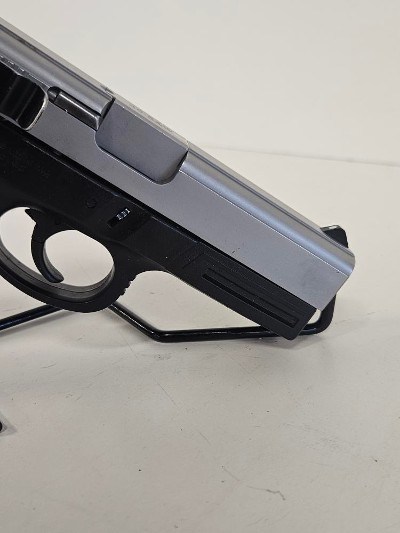 SMITH & WESSON SW 40VE 40 Smith & Wesson - Image 6 of 10