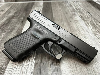 GLOCK 23 GEN 4 40 Smith & Wesson - Image 2 of 3