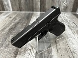 GLOCK 23 GEN 4 40 Smith & Wesson - Image 3 of 3