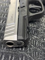 SMITH & WESSON SD40 2.0 40 Smith & Wesson - Image 6 of 7