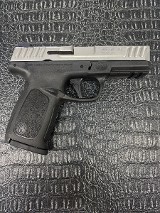 SMITH & WESSON SD40 2.0 40 Smith & Wesson - Image 2 of 7