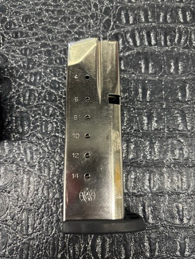 SMITH & WESSON SD40 2.0 40 Smith & Wesson - Image 7 of 7