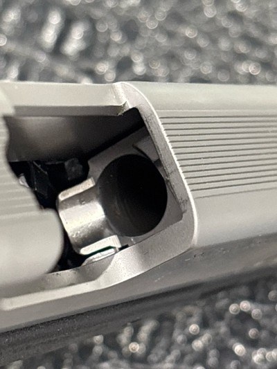 SMITH & WESSON SD40 2.0 40 Smith & Wesson - Image 4 of 7