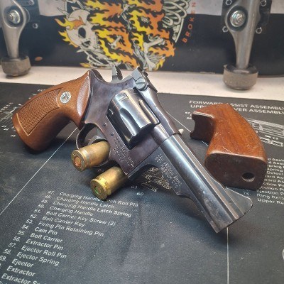 DAN WESSON FIREARMS 15 .38 SPECIAL/.357 MAGNUM - Image 1 of 8