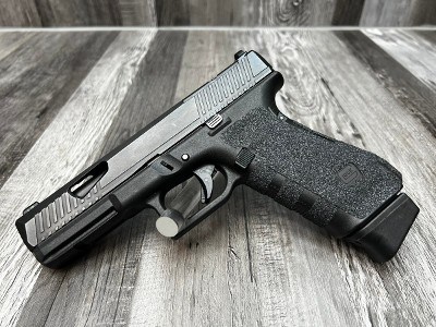 GLOCK 17 GEN 5 9MM LUGER (9x19 PARA) - Image 1 of 4