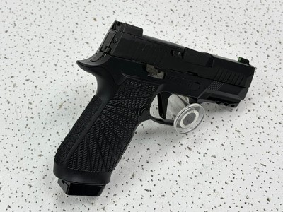 SIG SAUER P320 X-COMPACT 9MM LUGER (9x19 PARA) - Image 6 of 9