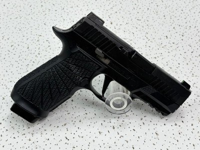 SIG SAUER P320 X-COMPACT 9MM LUGER (9x19 PARA) - Image 4 of 9