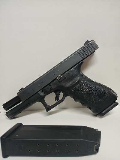GLOCK 21 .45 ACP - Image 7 of 9