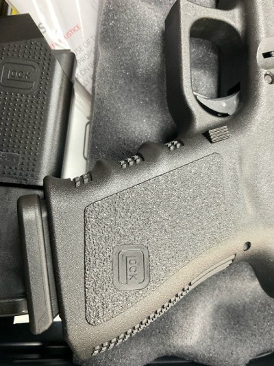 GLOCK 23 AUSTRIA 40 .40 - Image 10 of 11