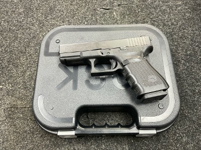 GLOCK 23 GEN 4 .40 - Image 1 of 8