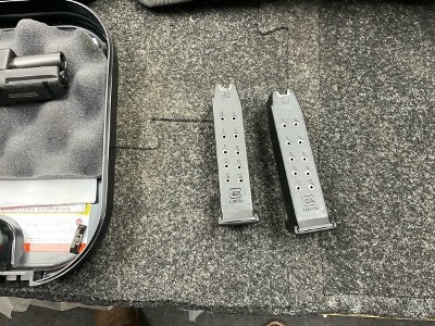 GLOCK 23 GEN 4 .40 - Image 6 of 8
