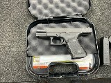 GLOCK 23 GEN 4 .40 - Image 4 of 8