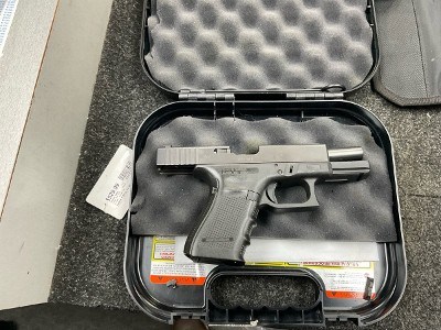 GLOCK 23 GEN 4 .40 - Image 5 of 8