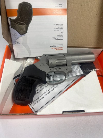 TAURUS 942 .22 WMR - Image 9 of 9