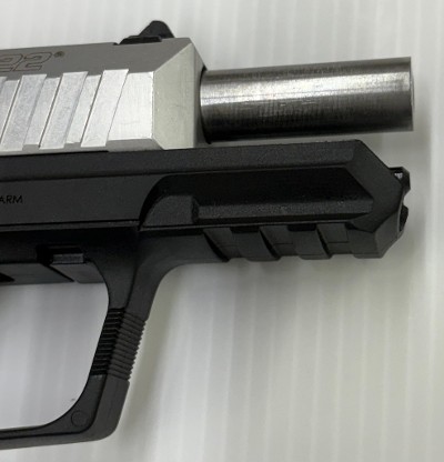 RUGER SR22 .22LR/.22MAG - Image 7 of 14