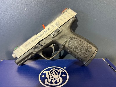SMITH & WESSON SD9 VE 9MM LUGER (9X19 PARA) - Image 1 of 3