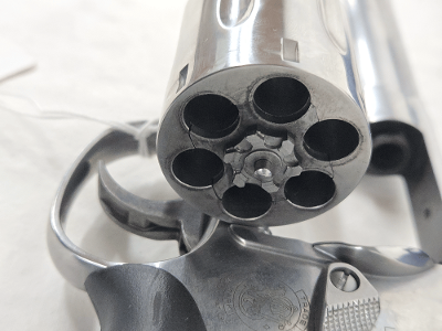 SMITH & WESSON 686-6 w/Hard Case .357 MAG - Image 4 of 13