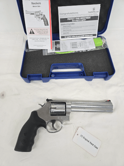 SMITH & WESSON 686-6 w/Hard Case .357 MAG - Image 1 of 13