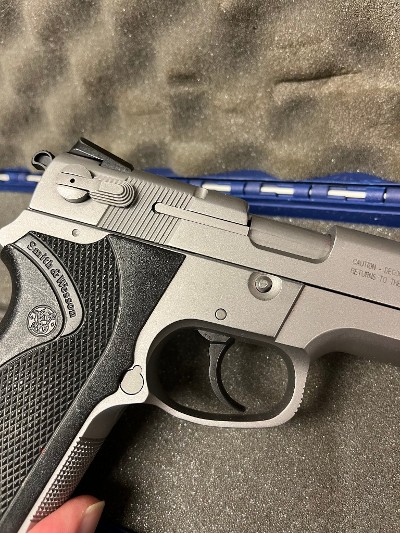 SMITH & WESSON 4006 .40 S&W - Image 8 of 13