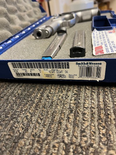 SMITH & WESSON 4006 .40 S&W - Image 2 of 13