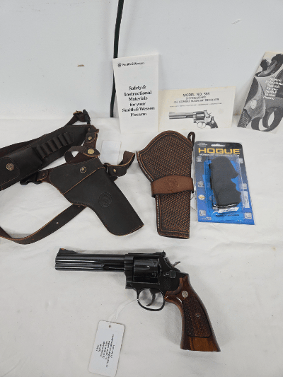 SMITH & WESSON 586 Blued w/2 Sets of Grips, Manuals, 2 Holsters, Soft Case .357 MAG - Image 1 of 24