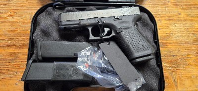 GLOCK G19 V 9MM LUGER (9x19 PARA) - Image 1 of 2