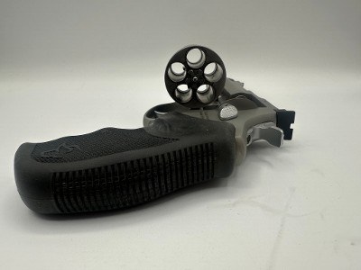 TAURUS TRACKER .44 MAGNUM - Image 6 of 10