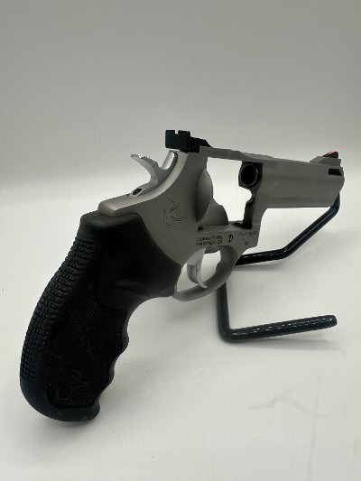 TAURUS TRACKER .44 MAGNUM - Image 5 of 10