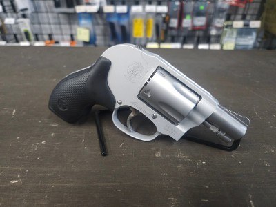 SMITH & WESSON 638-2 .38 SPL +P - Image 1 of 3