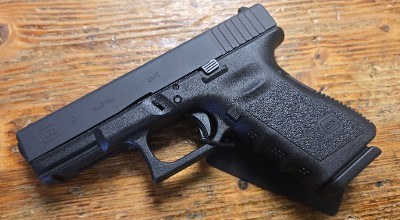 GLOCK Glock 19 9MM LUGER (9x19 PARA) - Image 1 of 3