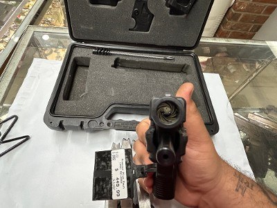 SPRINGFIELD ARMORY XD-40 .40 S&W - Image 5 of 8