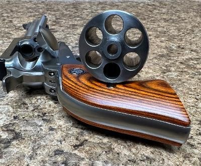 RUGER NEW MODEL SUPER BLACKHAWK .44 MAGNUM - Image 7 of 7