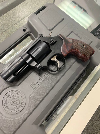 SMITH & WESSON 19 PC CARRY COMP 3" .38 SPECIAL/.357 MAGNUM - Image 4 of 6