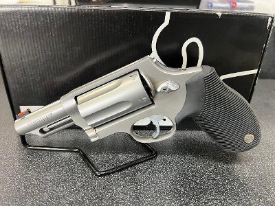 TAURUS JUDGE.45 LC/.410 GA - Image 1 of 11