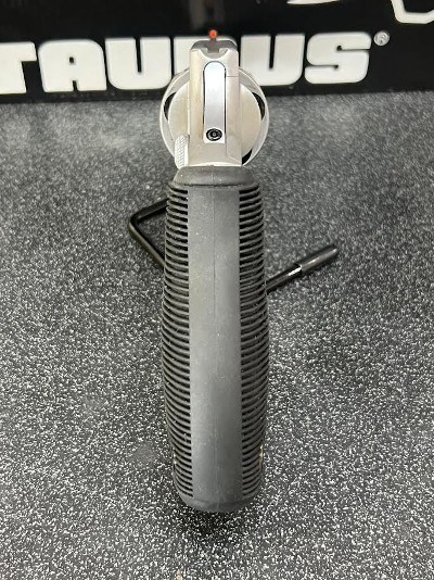 TAURUS JUDGE.45 LC/.410 GA - Image 7 of 11