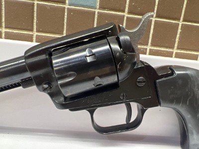 HERITAGE MFG. ROUGH RIDER-22 .22 LR - Image 9 of 11