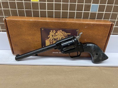 HERITAGE MFG. ROUGH RIDER-22 .22 LR - Image 2 of 11