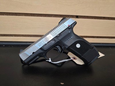 RUGER SR9C 9MM LUGER (9x19 PARA) - Image 1 of 11