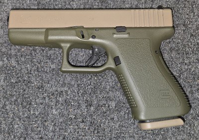 GLOCK G23 .40 CALIBER - Image 1 of 5