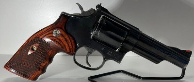 SMITH & WESSON 19-6 .357 MAG - Image 2 of 5