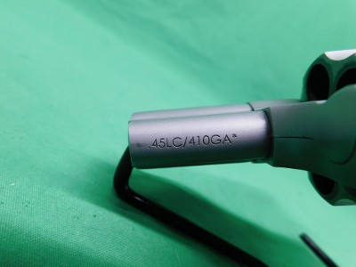 TAURUS JUDGE PUBLIC DEFENDER .45 LC/.410 GA - Image 5 of 8